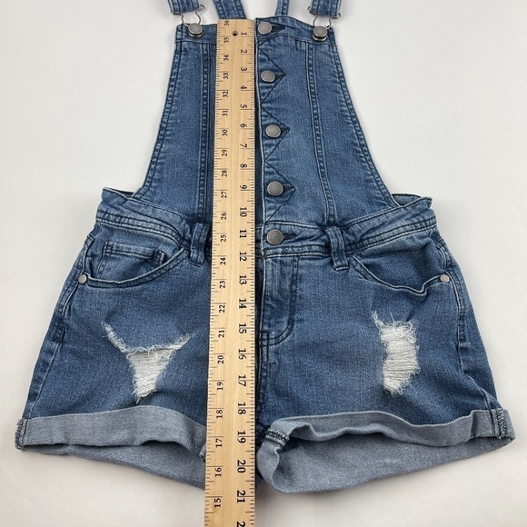 Tinseltown Jeans Overall Romper Shorts Girls Medium Blue Denim Distressed - Picture 7 of 9